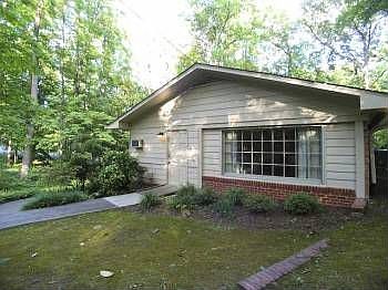 5th image of 301 Burlage Cir