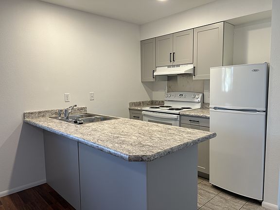 3rd image of 1417 Stoddard St APT 2