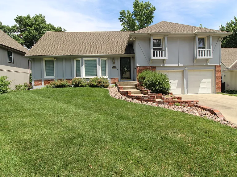 9913 Perry Dr — Photo 1