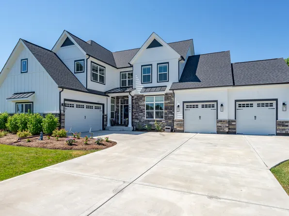 4885 Foley Ln, Saint Charles, IL 60175