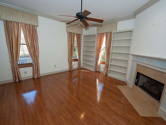 4th image of 304 Forest Lake Dr