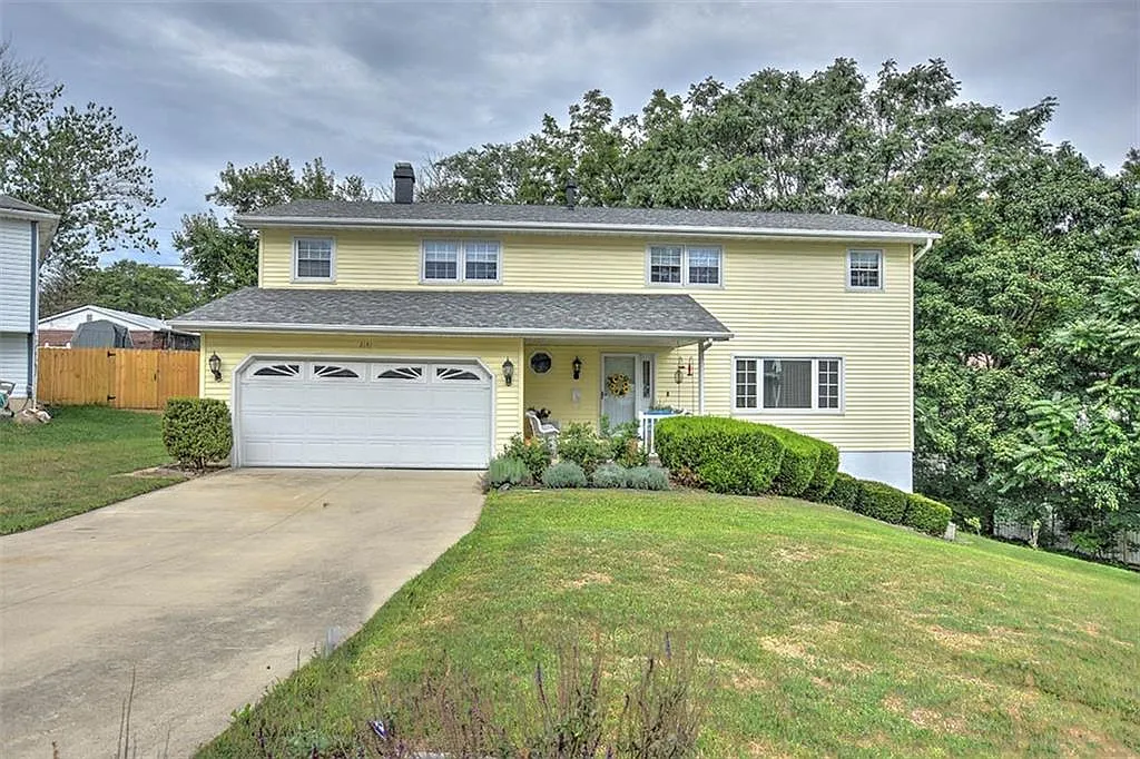 2141 N Oakcrest Ct photo 1