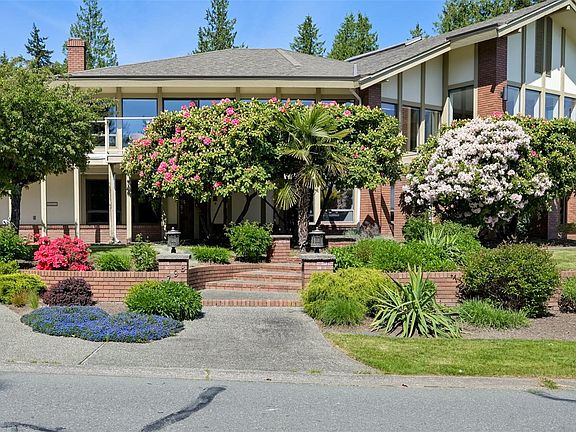 4th image of 8798 Forest Park Dr
