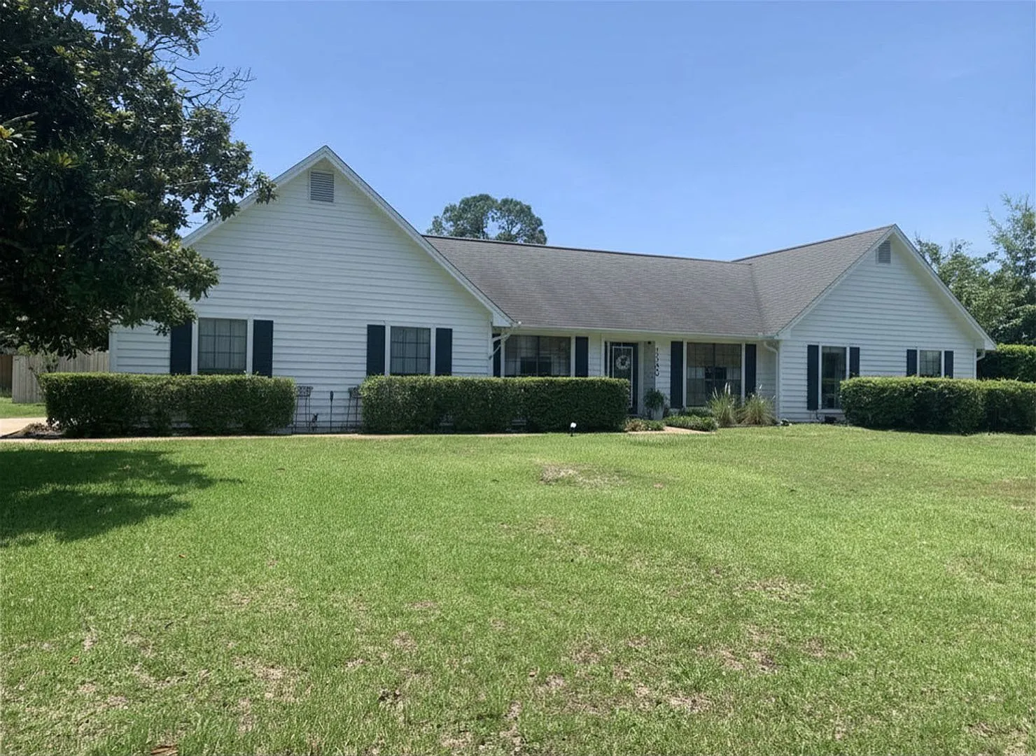 4 bed/3 bath in Gulf Breeze! — Photo 1