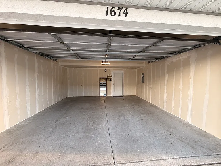 1674 E Talon Way — Photo 11