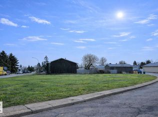 15236 94a St NW, Edmonton, AB T5E 3X6