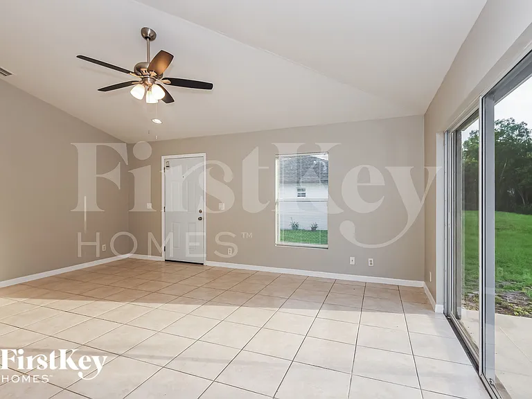 1113 Harry Ave S — Photo 3