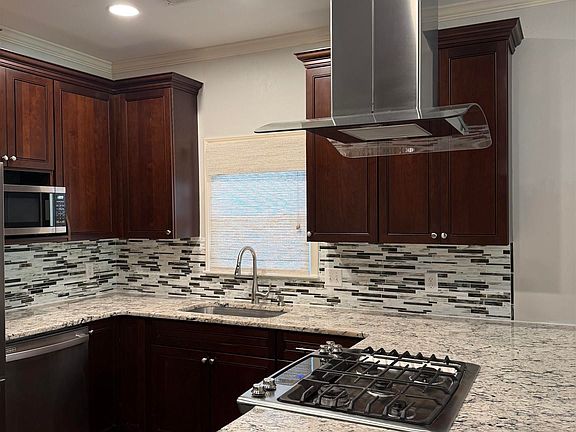 5th image of 1817 Stone Brook Ln