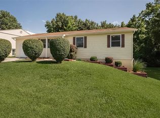 41 Laura Hill Rd, Saint Peters, MO 63376