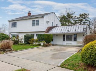 64 Saddler Ln, Levittown, NY 11756