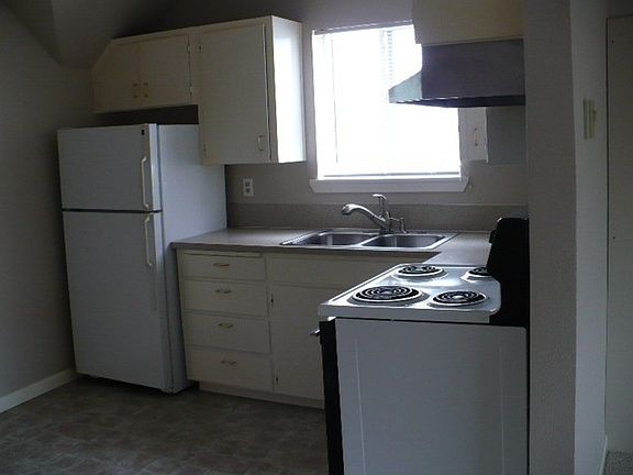 4th image of 307 N G St #309