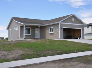 2410 Larkspur Ridge Dr, Brookings, SD 57006