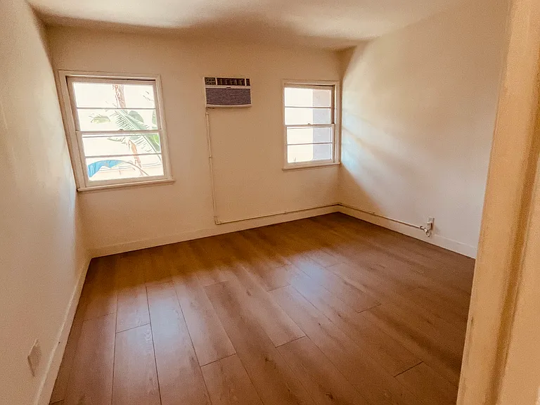 4415 Woodman Ave #4415 — Photo 22