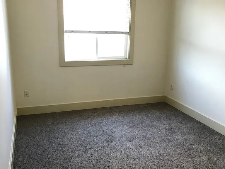 2131 S Amy Ave — Photo 21