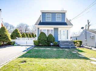 78 Wyona Ave, Selden, NY 11784