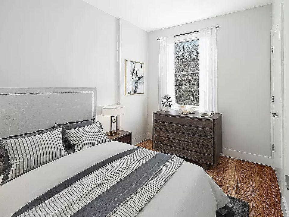 2nd image of 598 Myrtle Ave #4BB