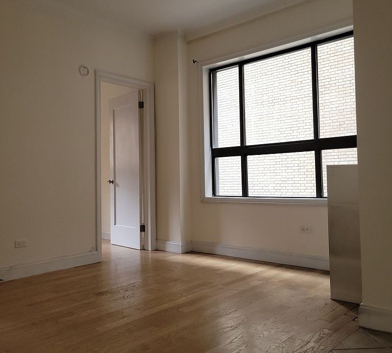 1st image of 300 W 49th St APT 508