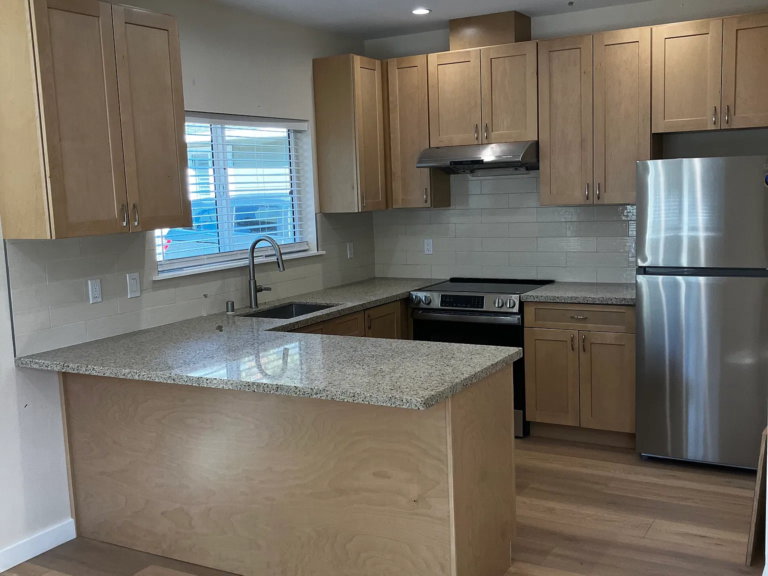 1 bed, 575 sqft, $3,000 — Photo 3