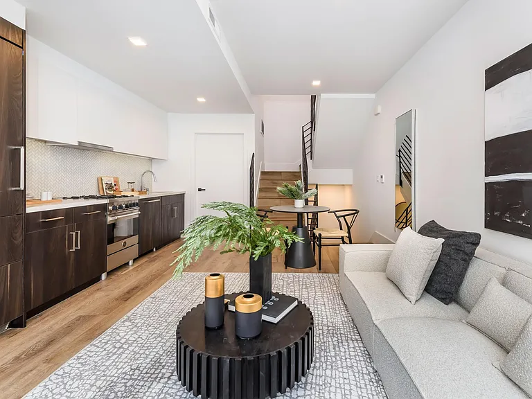 1288 Howard St #330 — Photo 22