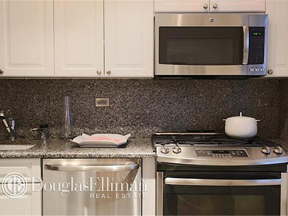 1st image of 500 E 85th St APT 22K
