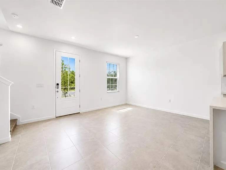 2414 Celebration Blvd — Photo 8