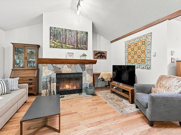 3rd image of 4652 Blackcomb Way #40