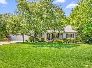 8303 Dorwood Dr, Browns Summit, NC 27214