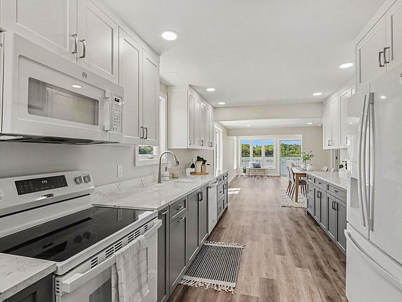 2nd image of 52070 Lake Ave