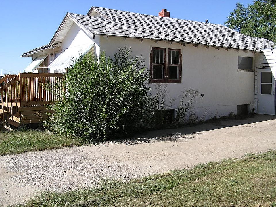 2nd image of 104 6th St
