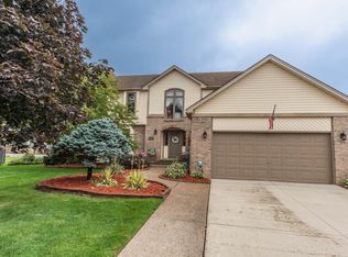 47085 Freedom Valley Ct, Macomb, MI 48044
