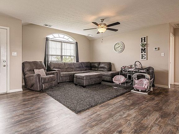 5th image of 455 Gentry Crossings Blvd