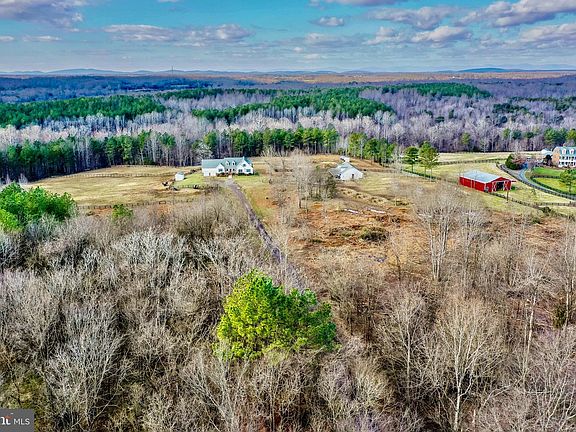 4th image of 7726 Governors Point Ln