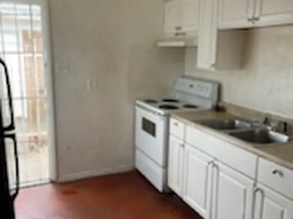 135 General Arnold St NE APT 4, Albuquerque, NM 87123