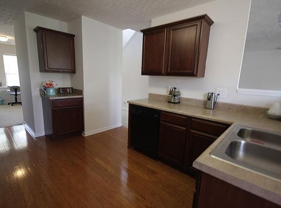 5th image of 3424 Bluespruce Way