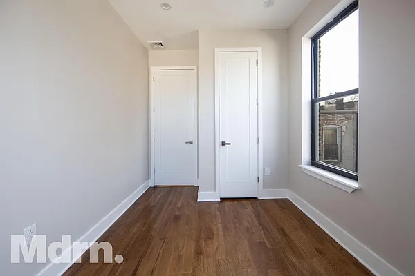 Rented by Mdrn Residential | media 72