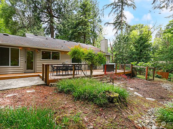 3rd image of 2607 17th Avenue NW
