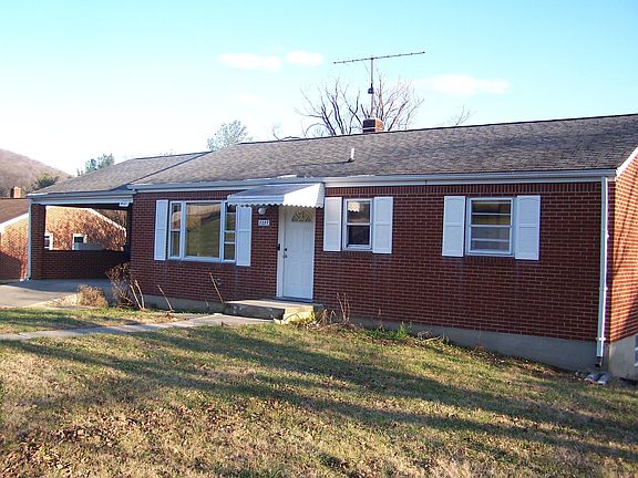 3rd image of 3237 Richard Ave NE