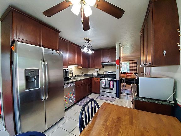 5th image of 1106 W Oakland Ave
