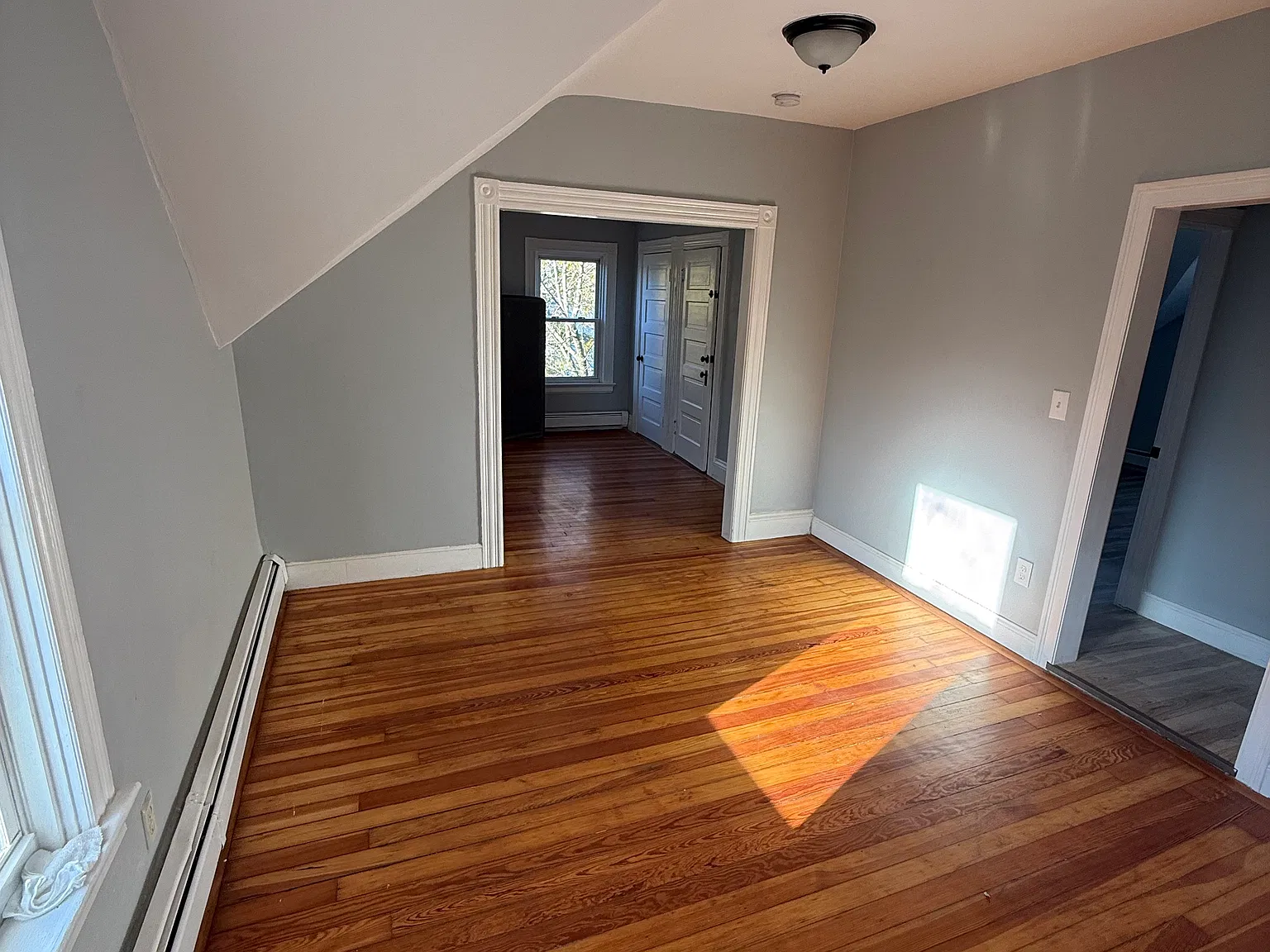 3 bed, 1200 sqft, $2,500 — Photo 3