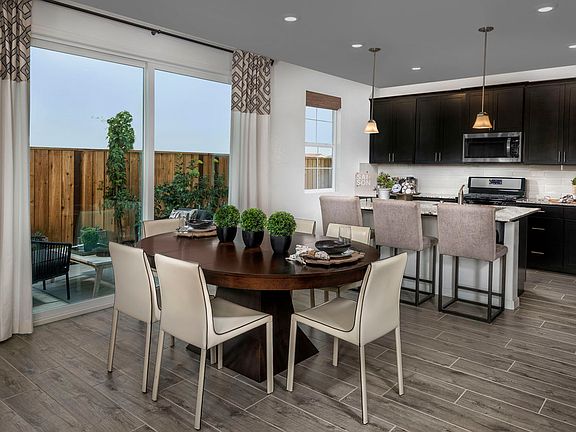 Chenin Blanc Dining Kitchen