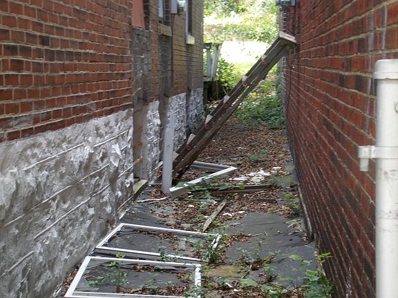 5th image of 5202 Genevieve Ave