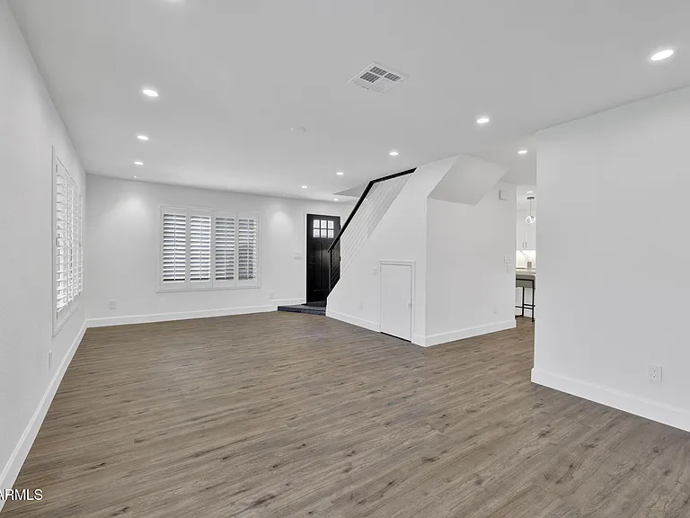 4760 W Wahalla Ln — Photo 16
