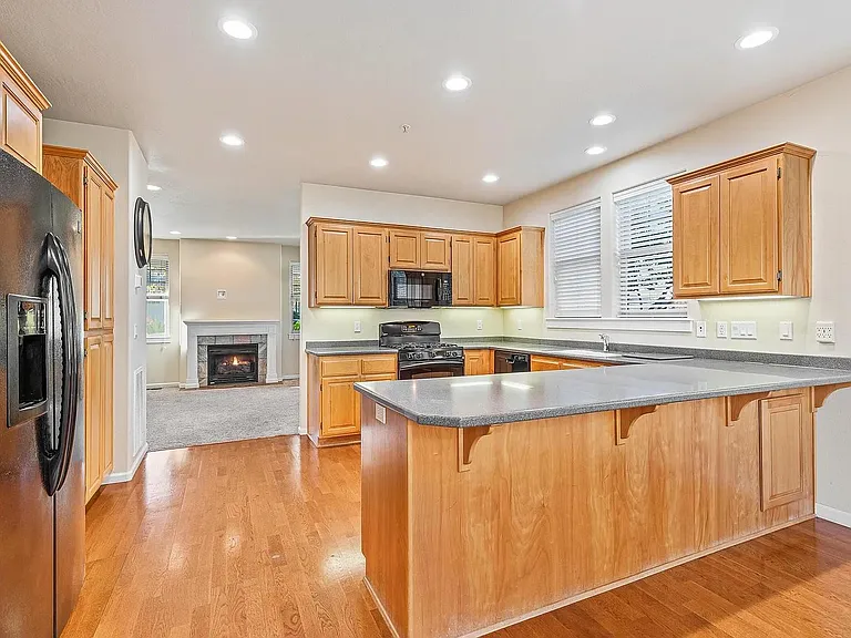 2203 Dollarhide Way — Photo 4