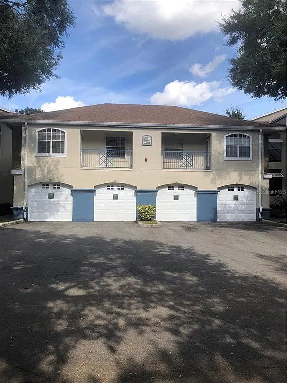 1 bed, 1.0 bath, 678 sqft, $1,350 — Photo 1