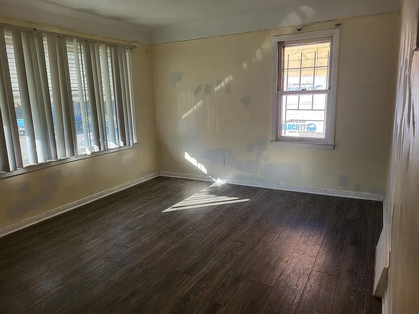 2 bed, 728 sqft, $1,000 — Photo 3