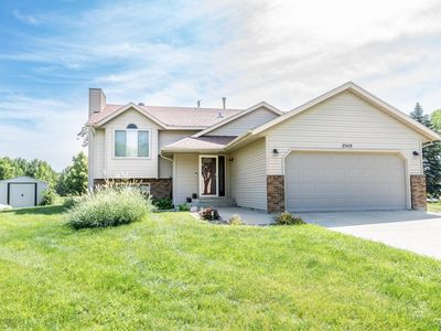 2501 39th Ave S, Fargo, ND, 58104