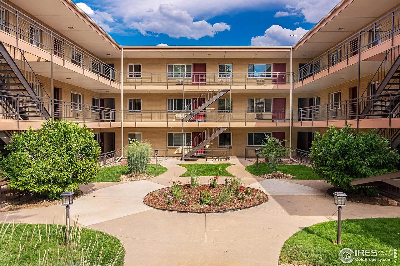 2 bed, 868 sqft, $3,000 — Photo 1