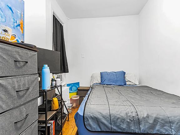 3rd image of 129 W 56th St #5A