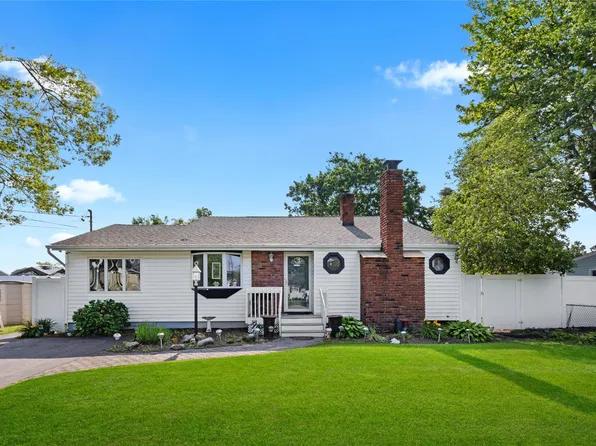3106 New London Avenue, Medford, NY 11763