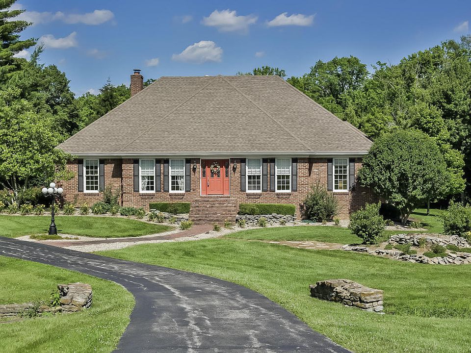 1st image of 76 Colony Dr